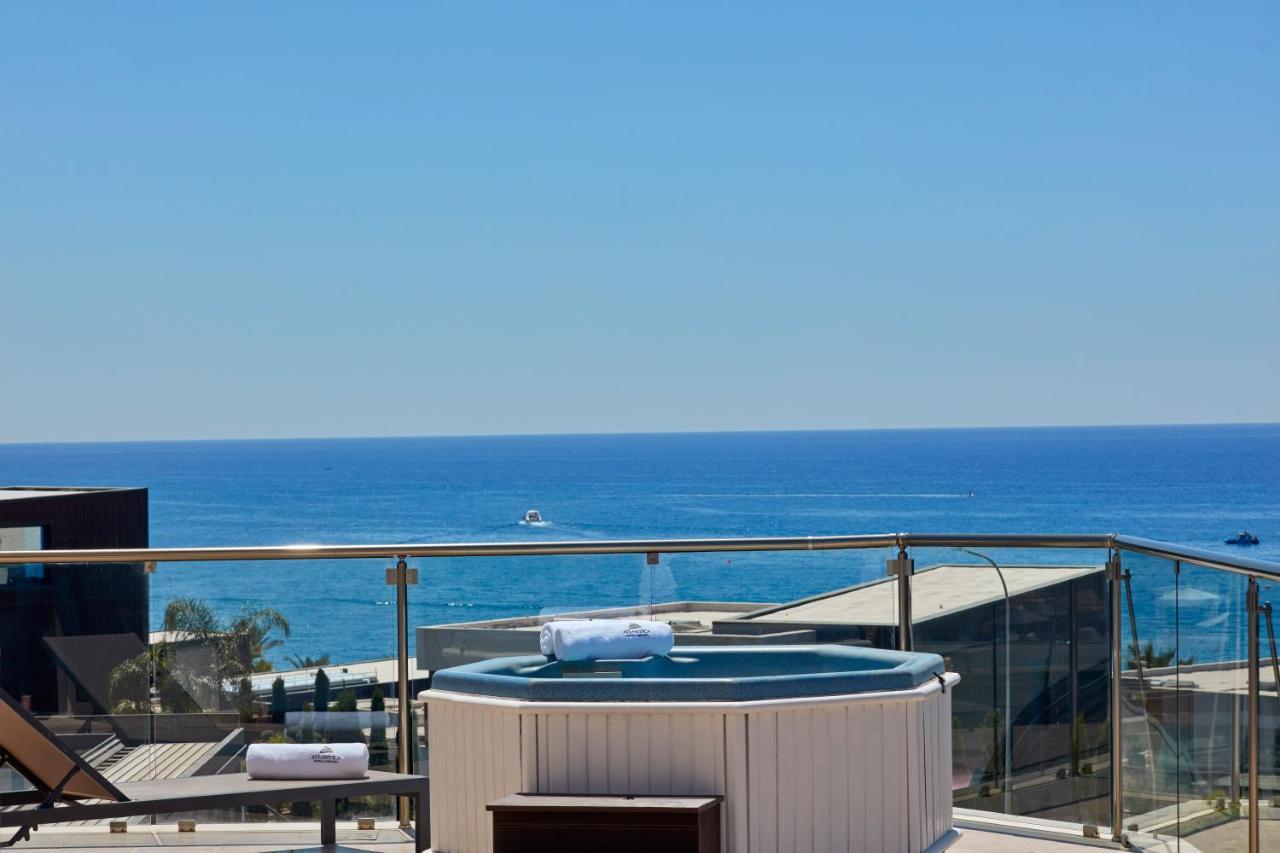 Hotel Atlantica Bay - Adults Only à Limassol Extérieur photo