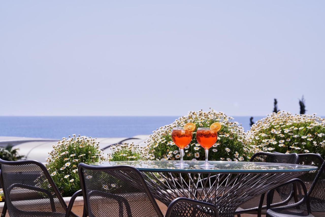 Hotel Atlantica Bay - Adults Only à Limassol Extérieur photo