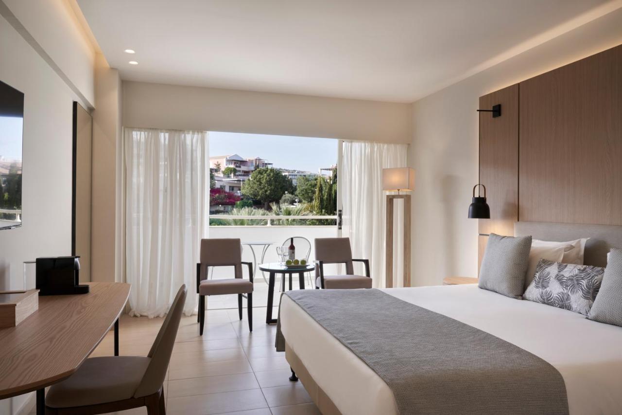 Hotel Atlantica Bay - Adults Only à Limassol Extérieur photo