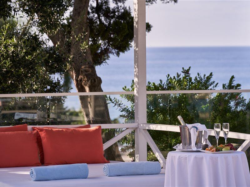 Hotel Atlantica Bay - Adults Only à Limassol Extérieur photo
