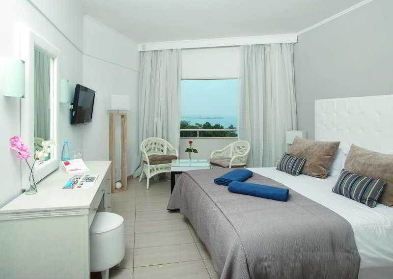 Hotel Atlantica Bay - Adults Only à Limassol Extérieur photo
